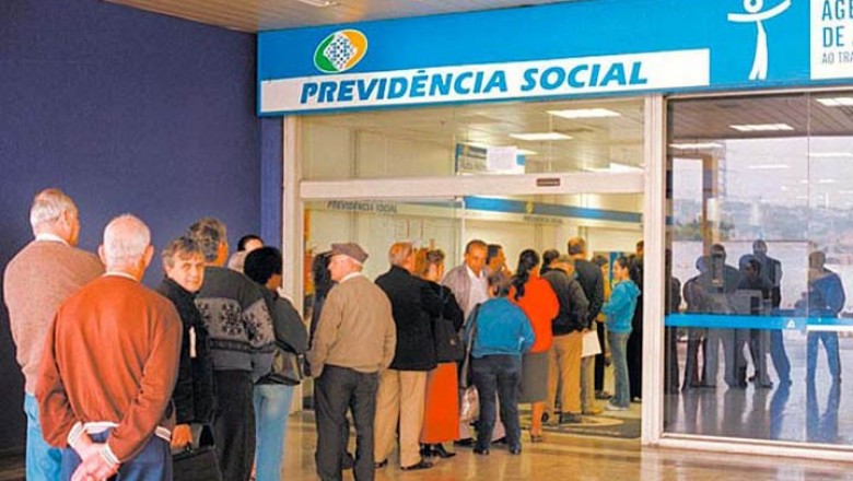 Aposentados e pensionistas que ganham mais que o mínimo terão reajuste de 2,07%