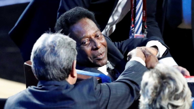 Pelé desmaia, é hospitalizado no Brasil e cancela viagem a Londres