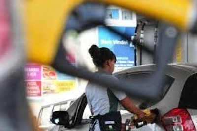 Preço da gasolina nas bombas volta a subir na semana, segundo ANP