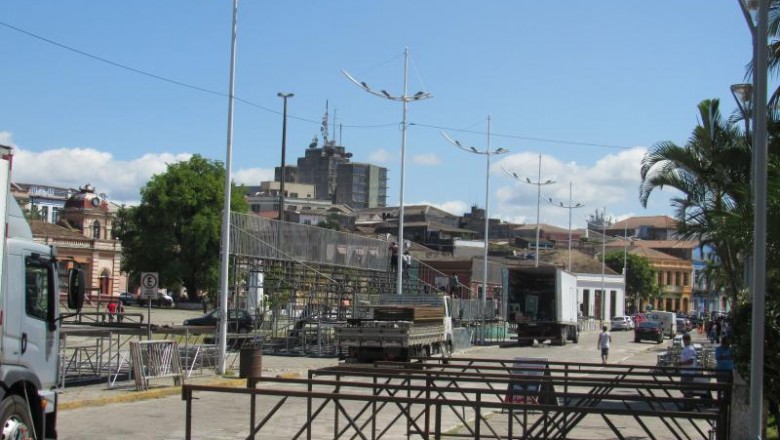 Estrutura para o Desfile das Escolas de Samba está sendo montada