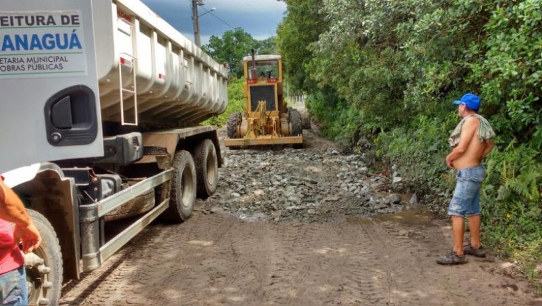 Prefeitura de Paranaguá investe em melhorias nas ruas e iluminação em Alexandra 