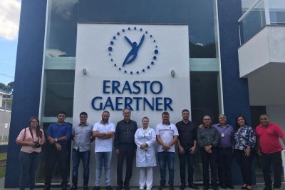 Prefeito de Paranaguá e comitiva conhecem unidade avançada do Erasto Gaertner em Irati