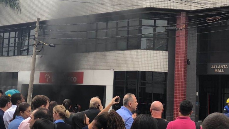 Incêndio faz prédio ser evacuado no centro de Curitiba