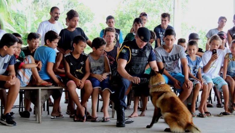 Missão Grão de Mostarda: Guardas Civis Municipais de Paranaguá participam de evento de Páscoa na Vila Garcia