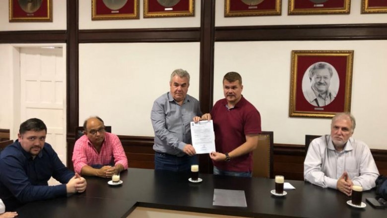 Prefeitura de Paranaguá emite alvará para construção de obra no Porto