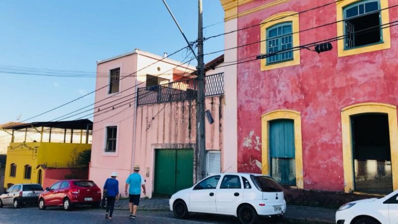 Marcelo Roque tira mais uma obra do papel