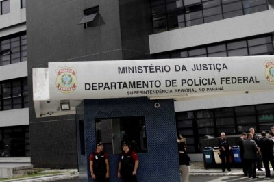 PF alega altos custos e pede transferência de Lula