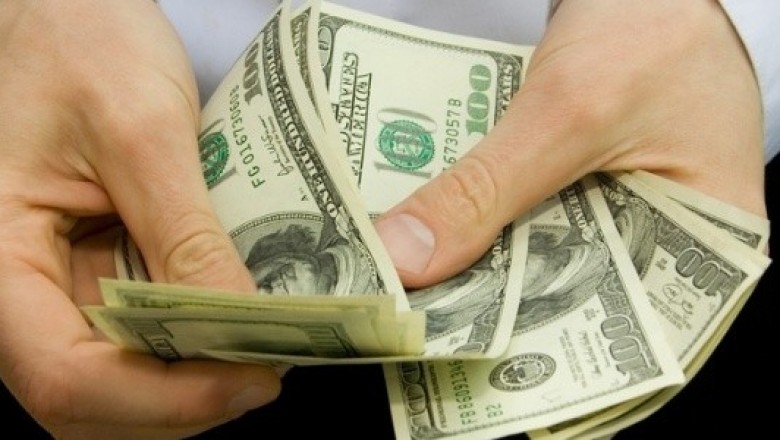 Dólar fecha próximo de R$ 3,50, no maior valor em quase dois anos