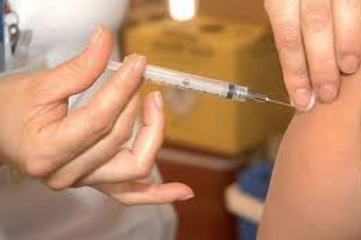 Postos de saúde abrem neste sábado para vacinação contra dengue e gripe