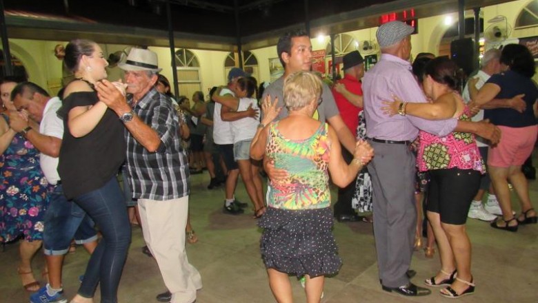 Neste sábado tem Baile de Fandango no Mercado do Café