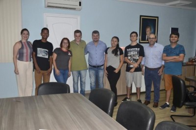 Estagiários da Prefeitura de Paranaguá recebem aumento de salário
