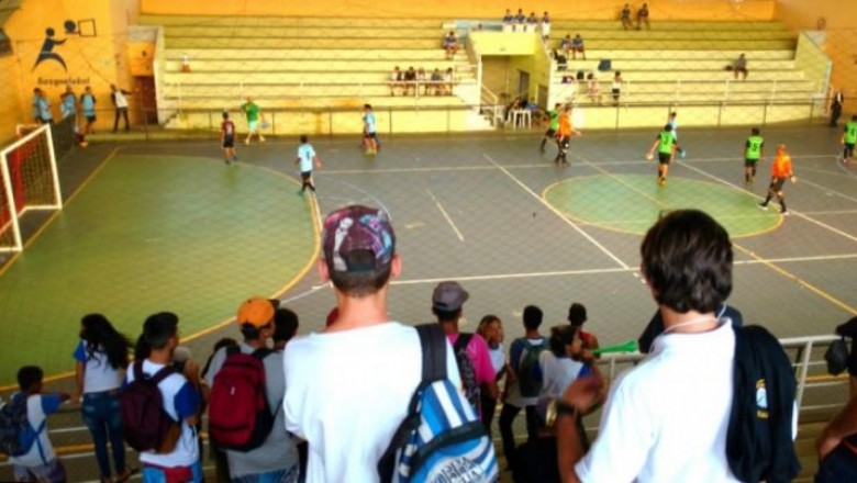 Jogos Escolares movimentam quatro locais de Paranaguá