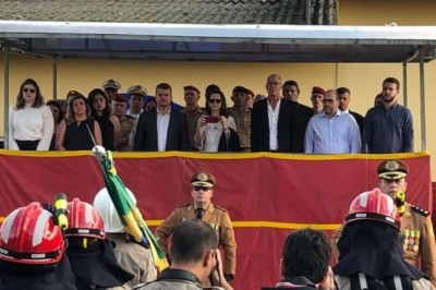 Cerimônia para troca de comando do 8º Grupamento do Corpo de Bombeiros em Paranaguá