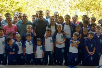 Prefeito entrega escola em São Miguel que não passava por manutenção há 14 anos