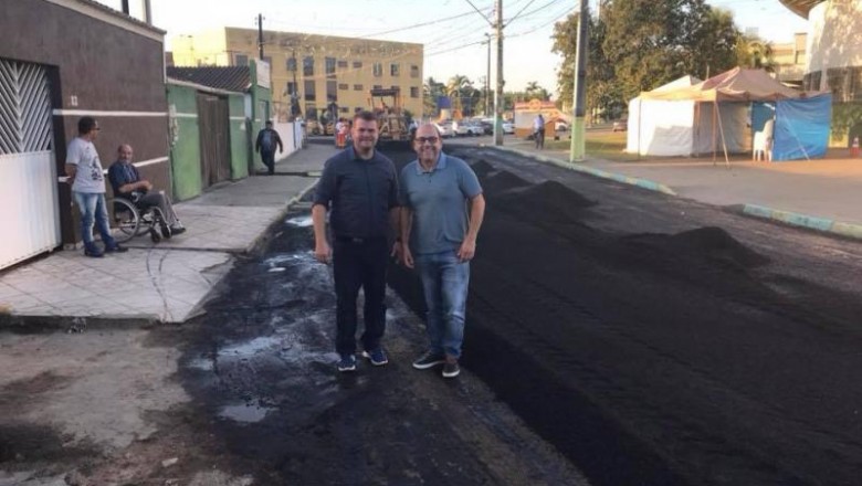 Ruas na Ponta do Caju em Paranaguá recebem asfalto a quente