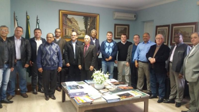 Prefeito de Paranaguá recebe visita de pastores da igreja Assembleia de Deus