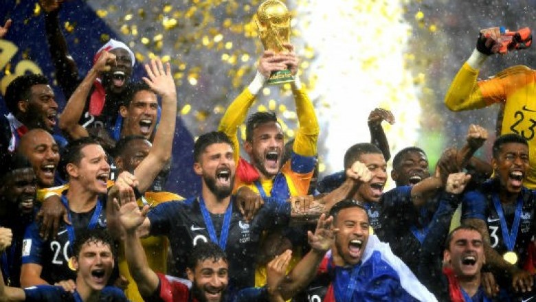 Seleção francesa chega esta manhã a Paris e será homenageada