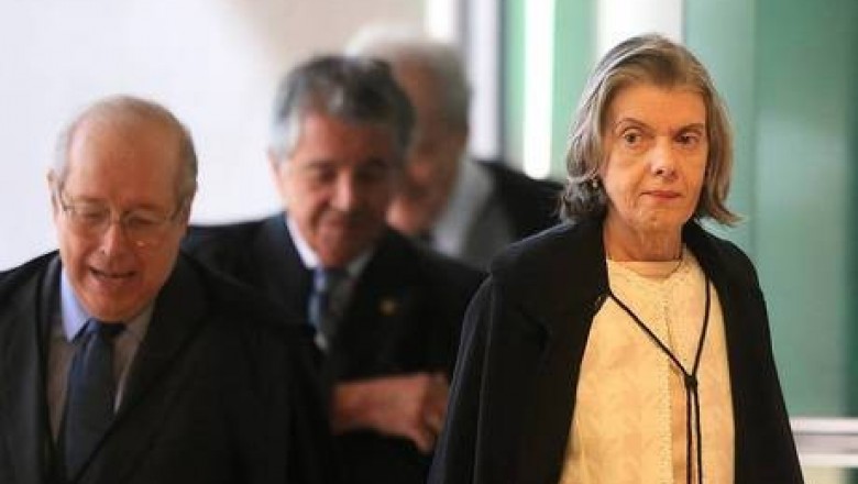 Ministros do STF aprovam reajuste dos próprios salários para 2019