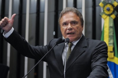 Álvaro Dias lidera pesquisa para presidência entre paranaenses