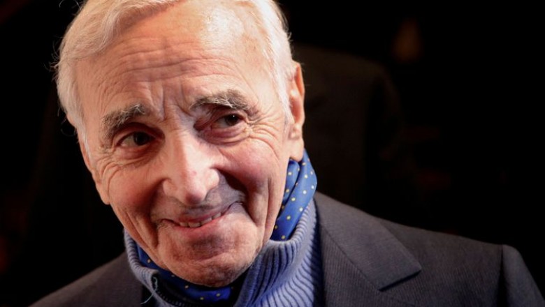Aos 94 anos, morre, na França, o cantor Charles Aznavour