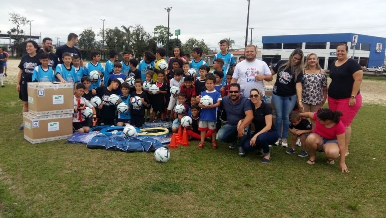 Projeto Social Geração do Bem completa dois meses e recebe material esportivo da Secretaria de Esporte do Paraná