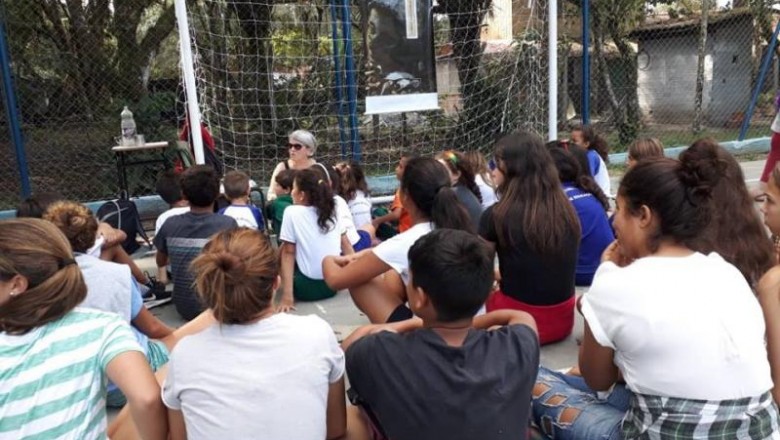 Escritora leva literatura aos alunos da rede municipal