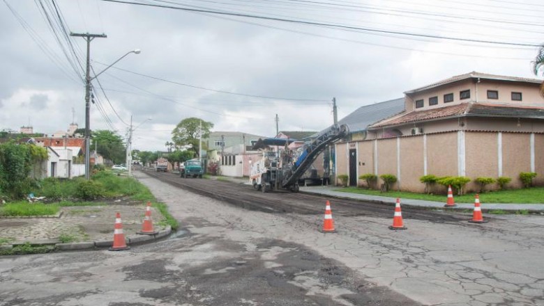 Prefeito Marcelo Roque anuncia mais de 5,6 KM de pavimentação