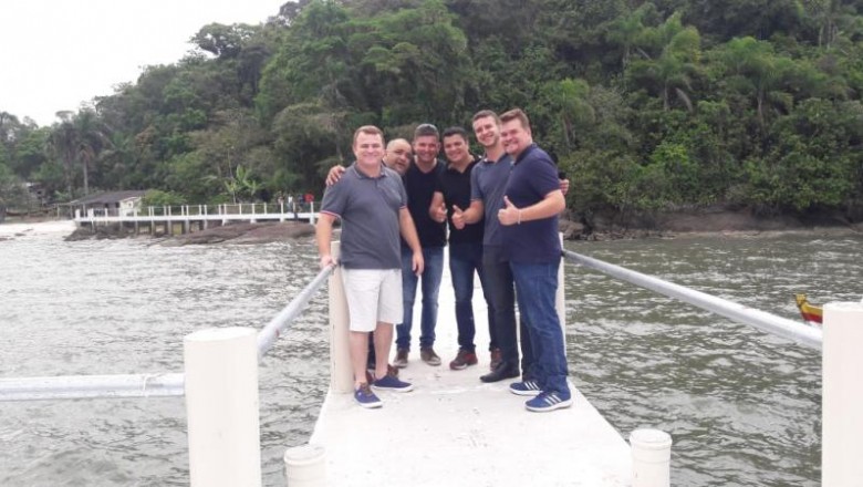 Prefeito Marcelo Roque entrega Trapiche na Prainha da Ponta do Uba revitalizado