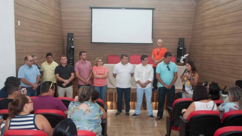 Férias, elevação de nível e piso nacional serão pagos em janeiro aos servidores da Educação