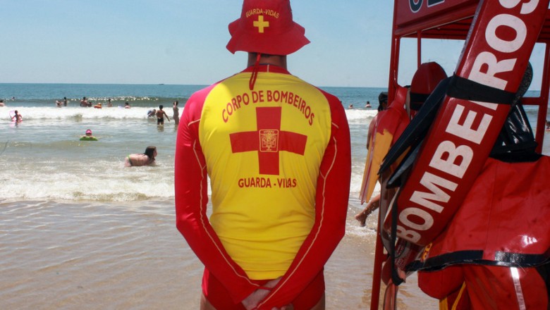 Bombeiros fazem 70 mil ações preventivas no Litoral em um mês