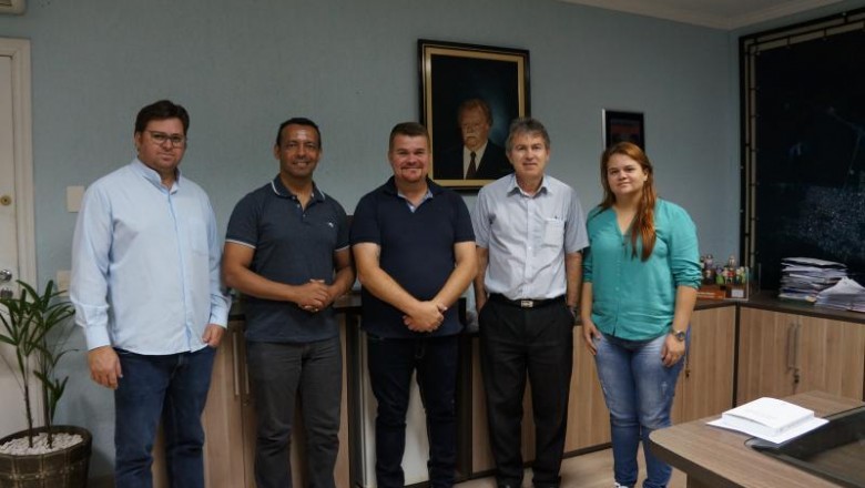 Prefeito Marcelo Roque recebe Padre Parron e novo reitor do Santuário do Rocio