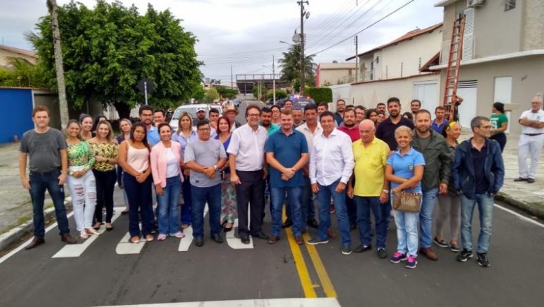 Vila Itiberê e Vila Horizonte recebem nova pavimentação