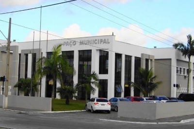 Dupla é presa suspeita de realizar 'falsas vendas' de imóveis em Matinhos