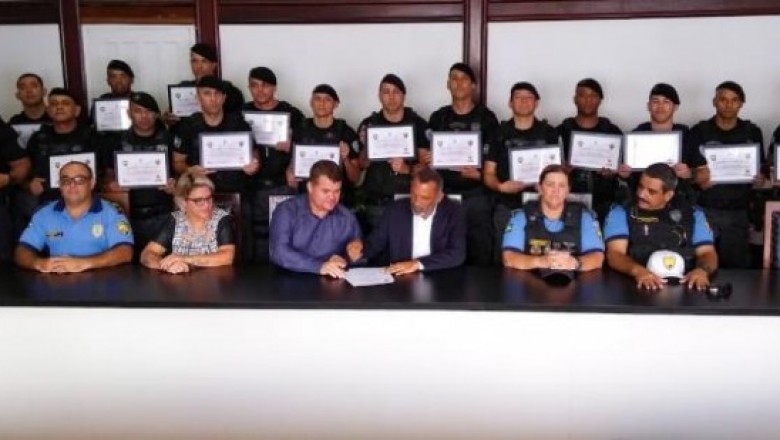 Servidores da ROMU recebem título de Honra ao Mérito em Paranaguá 