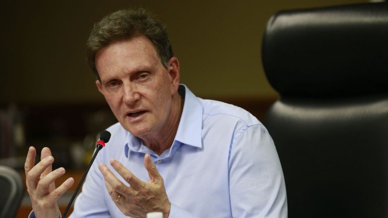 Câmara do Rio recebe pedido de impeachment de Crivella