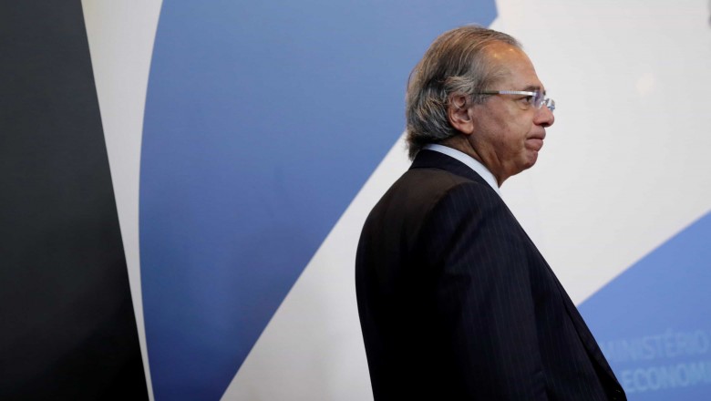 TCU abre processo para apurar negócios de Guedes com fundos de pensão