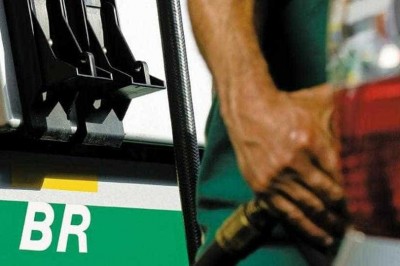 Petrobras reajusta gasolina em 3,5%