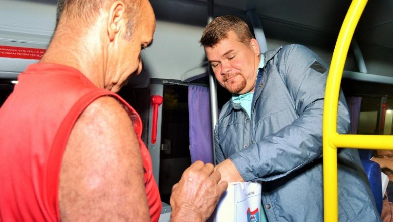 Prefeito Marcelo Roque entrega kits de lanche a quem faz tratamento de saúde fora de Paranaguá