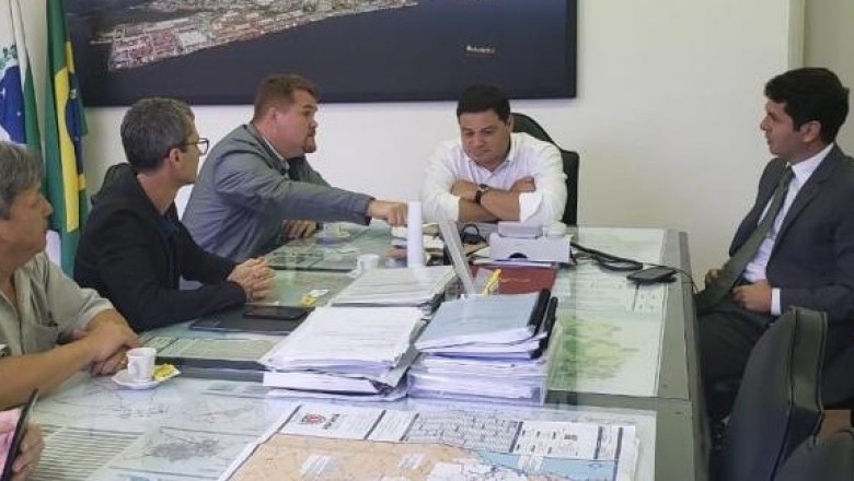 Prefeito Marcelo Roque se reúne com secretário de Estado em busca de melhorias para Paranaguá