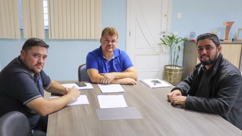 PARANAGUÁ: Reunião aborda implantação do serviço de aplicativo de transporte em Paranaguá