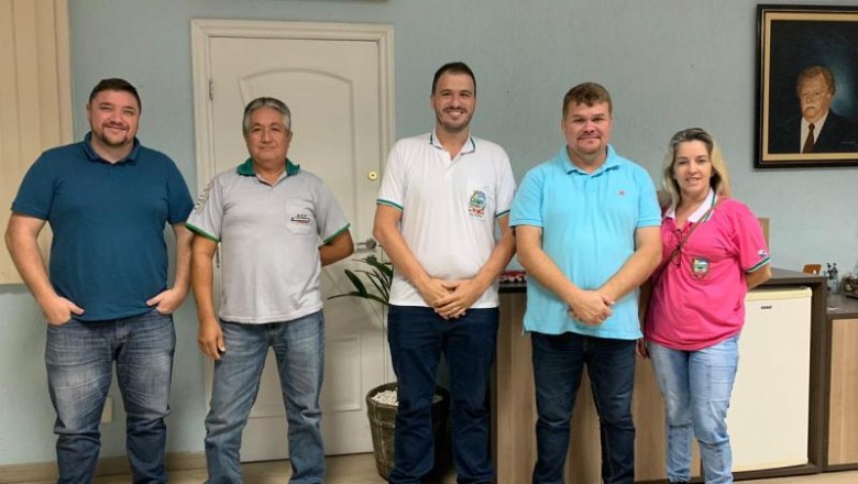 Prefeito  Marcelo Roque recebe diretores da Associação de Taxistas de Paranaguá