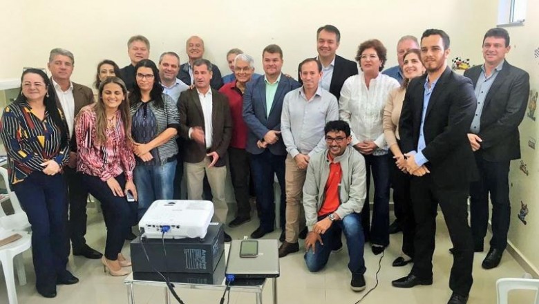 Prefeitos do litoral conhecem Centro de Especialidades da região metropolitana