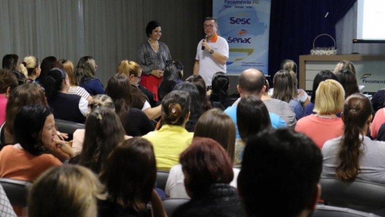 PARANAGUÁ: Dia do Pedagogo é marcado com palestra sobre direito educacional
