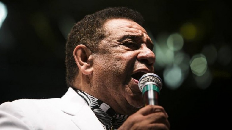 Agnaldo Timóteo melhora e já consegue conversar com familiares