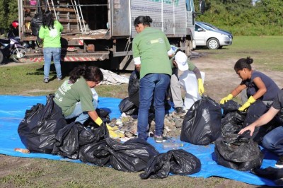 Voluntários realizam mutirão de limpeza em Paranaguá 