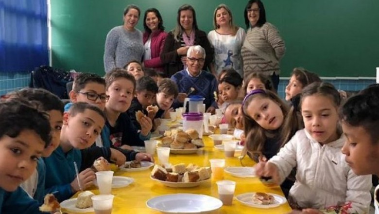 PONTAL DO PARANÁ: Alunos da Escola Municipal Primavera recebem prefeito para apresentação de trabalhos sobre emancipação
