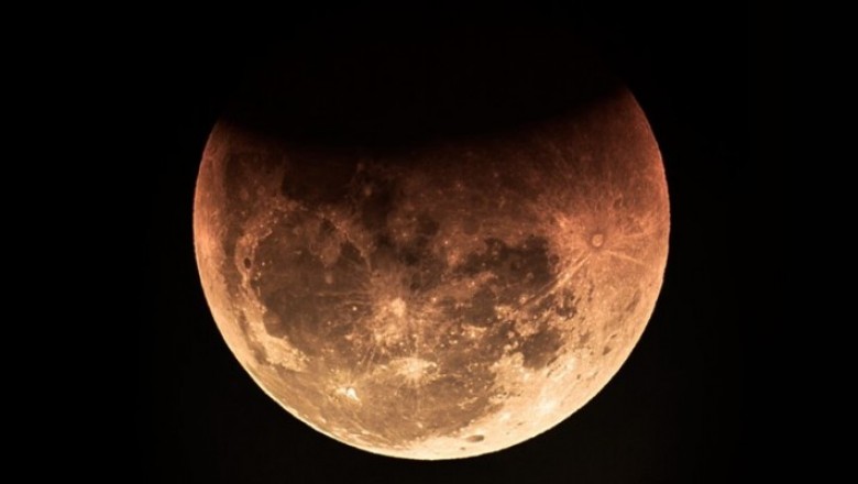 Eclipse lunar parcial marcará a noite desta terça-feira