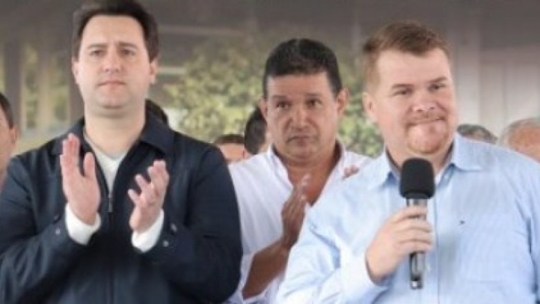 Títulos de propriedade são entregues a 367 famílias do Jardim Jacarandá e Ouro Fino