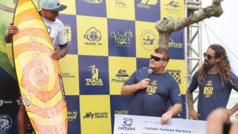 Cerimônia de premiação encerra 14.ª etapa do Circuito Brasileiro de Surf na Ilha do Mel