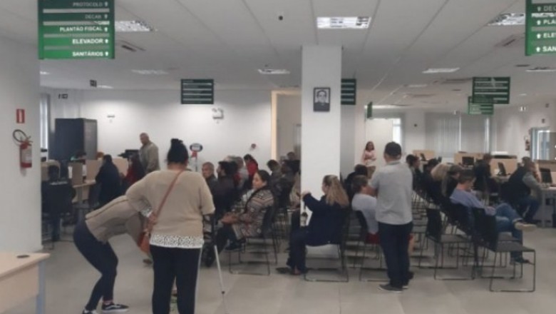 PARANAGUÁ: Cerca de 200 contribuintes foram atendidos durante o plantão do Refis